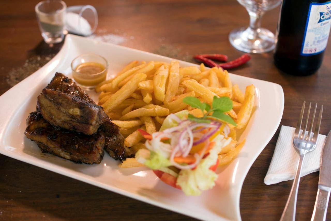 Entebbe Palm Hotel Εξωτερικό φωτογραφία