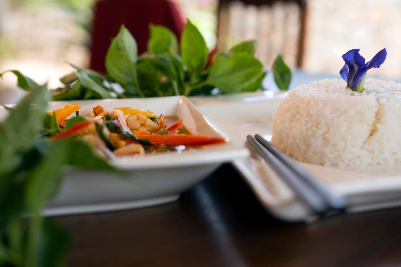 Entebbe Palm Hotel Εξωτερικό φωτογραφία