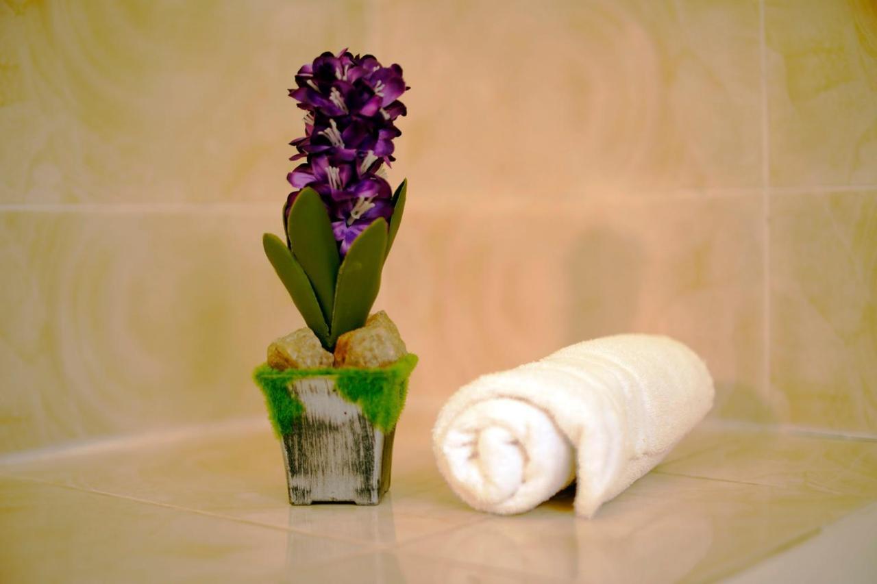 Entebbe Palm Hotel Εξωτερικό φωτογραφία