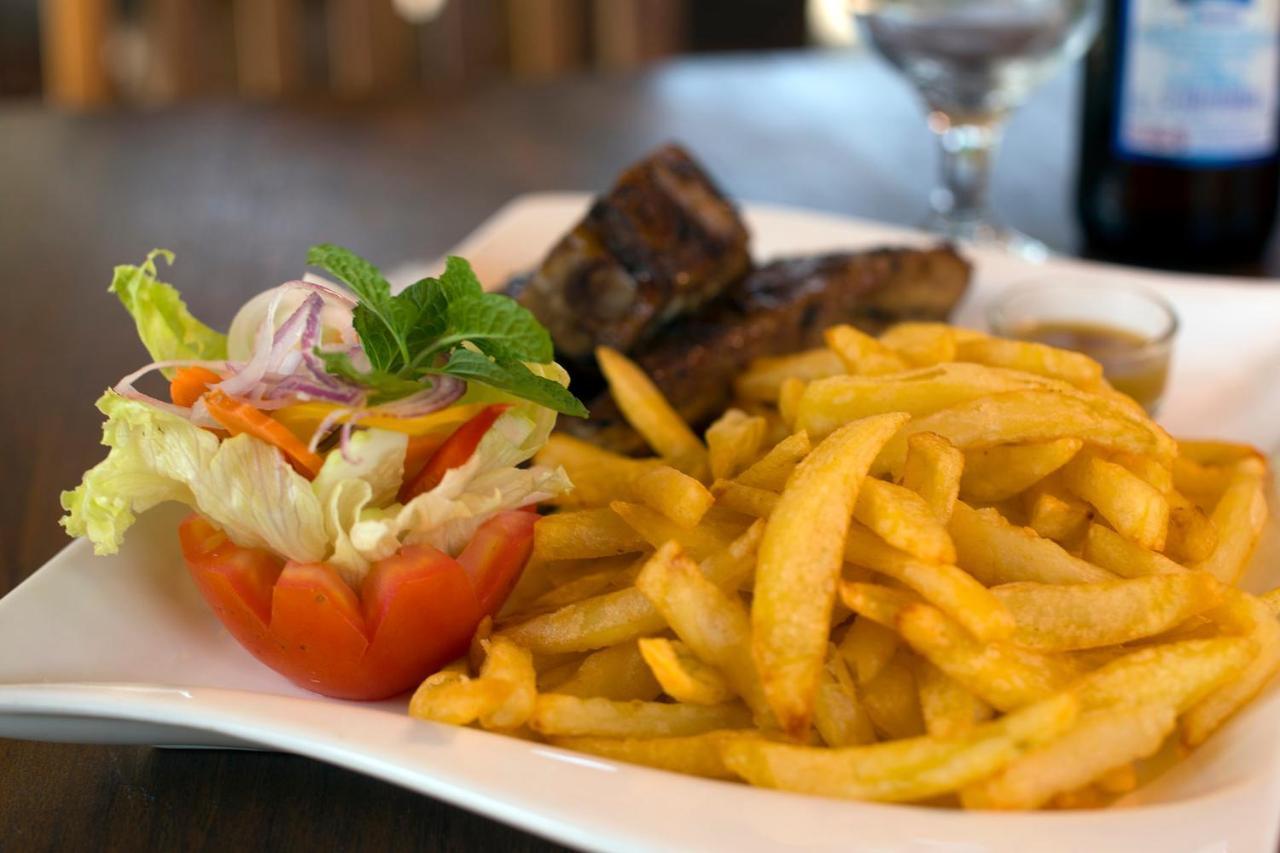 Entebbe Palm Hotel Εξωτερικό φωτογραφία