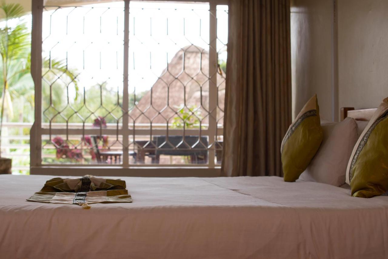 Entebbe Palm Hotel Εξωτερικό φωτογραφία