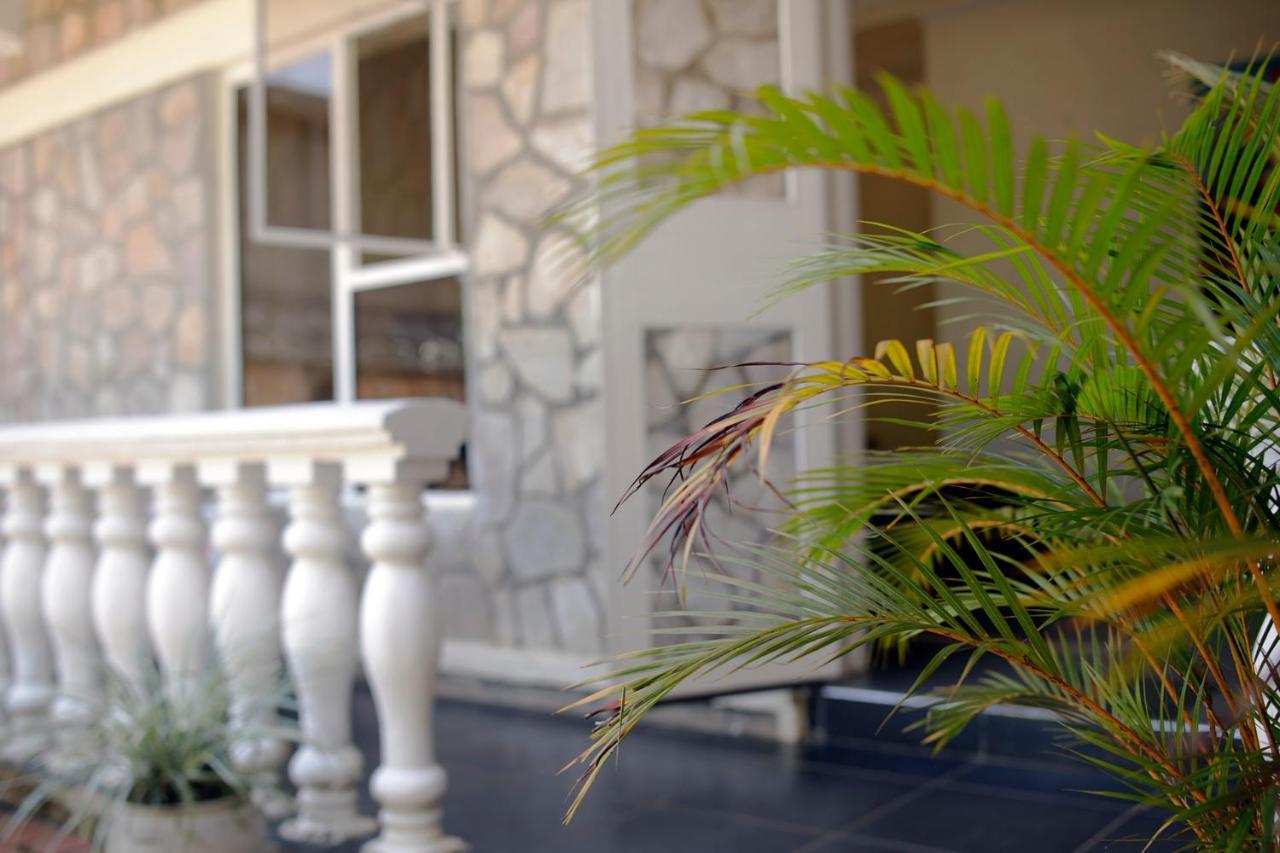 Entebbe Palm Hotel Εξωτερικό φωτογραφία