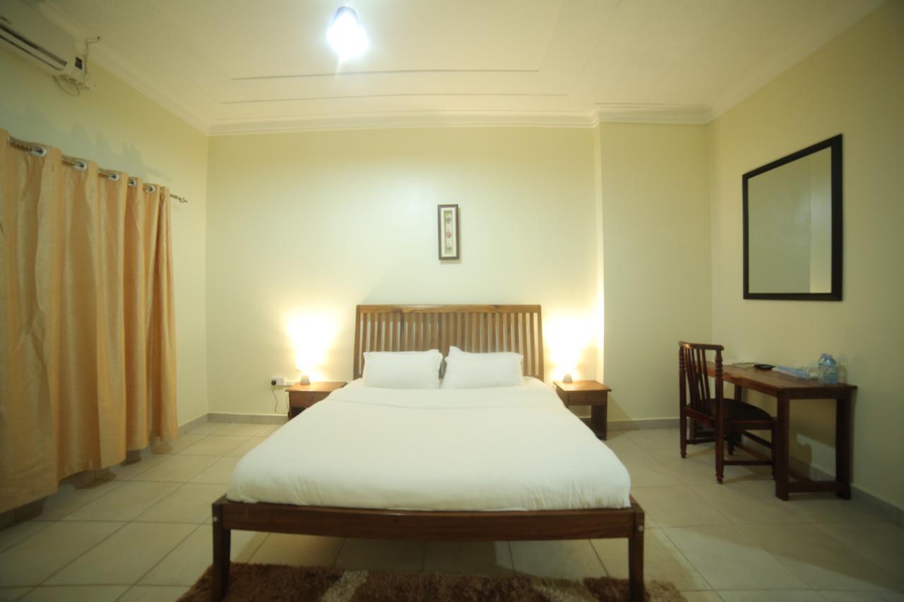 Entebbe Palm Hotel Εξωτερικό φωτογραφία